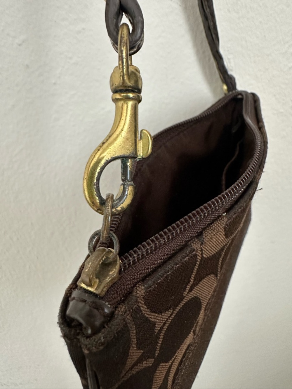 Coach Signature Jacquard Canvas Wristlet Brown/Tan – Preloved, Functional - Picture 7 of 7